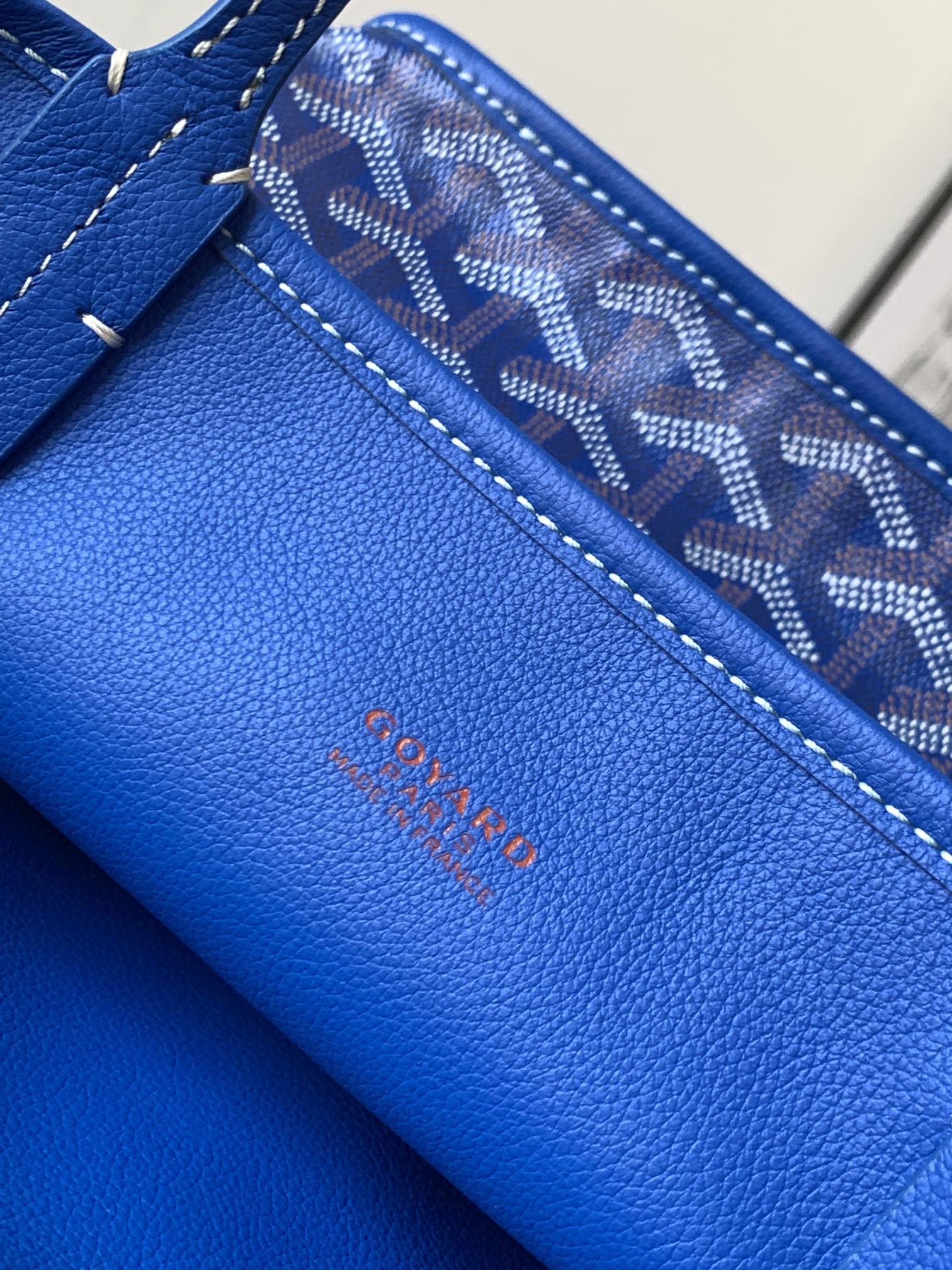 Anjou Mini Reversible Tote Bag In Blue